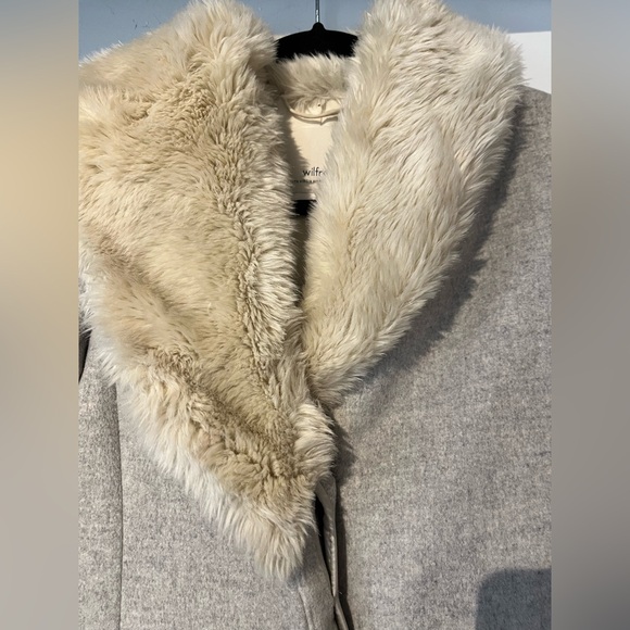 Aritzia Wilfred wool coat with fur collar size XXS - Picture 3 of 10